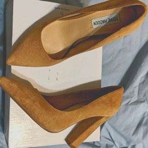 Steve Madden camel suede heels